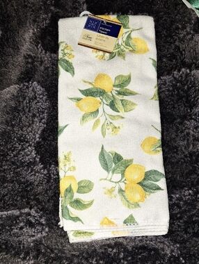 Home Collection Yellow Lemon & Green Leaf Kitchen Towel
